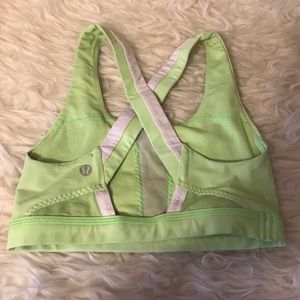1- Lululemon sport bra 🔴